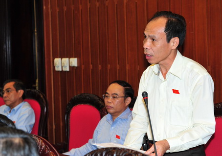 Phó trưởng đoàn ĐBQH tỉnh Đồng Nai Trương Văn Vở phát biểu tại phiên thảo luận
