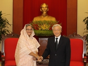 Party General Secretary Nguyen Phu Trong greets Bangladeshi PM