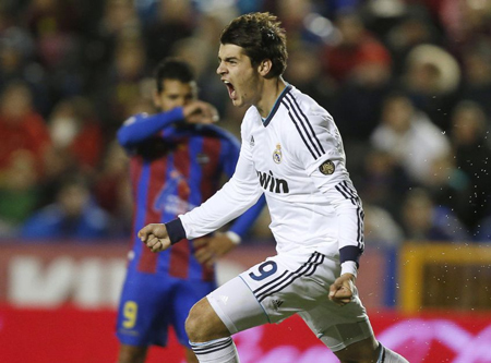 C. Ronaldo lập công, Real Madrid nhọc nhằn hạ Levante