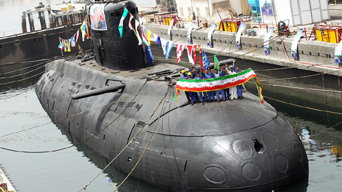 Hải quân Iran hạ thủy tàu ngầm và tàu đệm khí mới