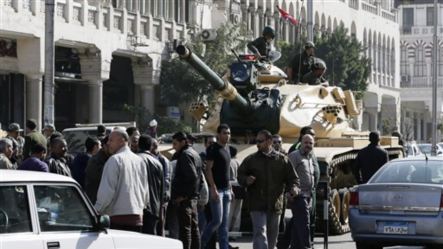 Quân đội Ai Cập điều xe tăng, ra tối hậu thư cho người biểu tình