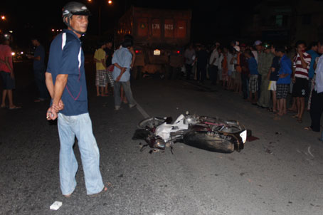 Xe ben cán chết thầy giáo