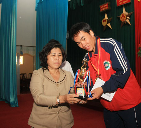 Giải việt dã leo núi Chứa Chan truyền thống huyện Xuân Lộc lần XI