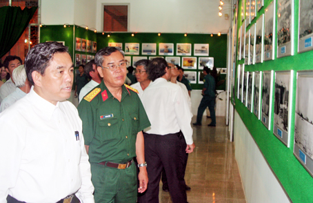 240 tác phẩm trưng bày tại triển lãm “Đồng Nai với biển đảo quê hương”