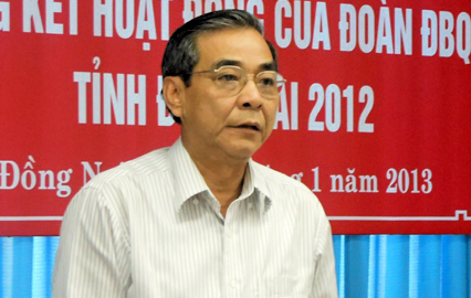 Trưởng đoàn đại biểu Quốc hội tỉnh, Chủ tịch HĐND tỉnh Trần Văn Tư phát biểu tại hội nghị tổng kết hoạt động năm 2012. Ảnh: H. DUNG