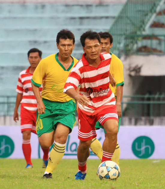 Sự có mặt của các danh thủ Công Minh, Huỳnh Đức, Liêm Thanh thu hút rất đông khán giả.                                                           Ảnh: T.L