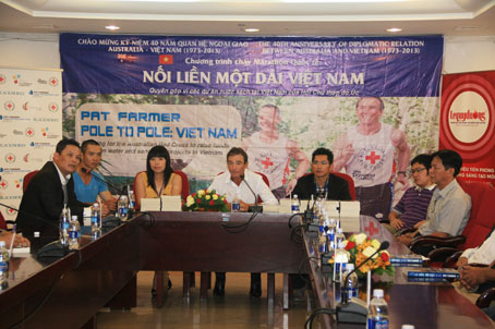 Tại buổi họp báo