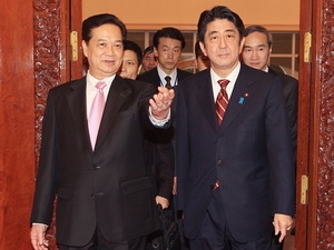 Thủ tướng Shinzo Abe trong chuyến thăm Việt Nam.