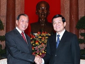 President Truong Tan Sang receives Minister to the Lao Presidential Office Phongsavath Boupha