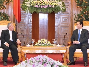 PM Nguyen Tan Dung receives President of the Vietnam Episcopal Council Nguyen Van Nhon 