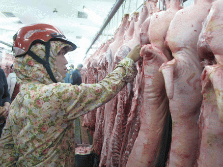 Thịt heo Đồng Nai bán tại chợ đầu mối Tân Xuân (TP. Hồ Chí Minh)