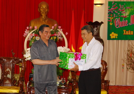 Party Central Committee Secretariat pays Tet visit to Dong Nai