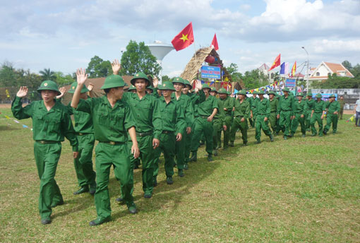 Niềm vui ngày nhập ngũ. (Ảnh: Đức Việt)