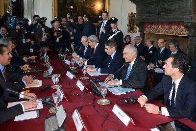 Hội nghị Ngoại trưởng "Những người bạn của Syria" khai mạc ngày 28-2 tại Roma, Italia.