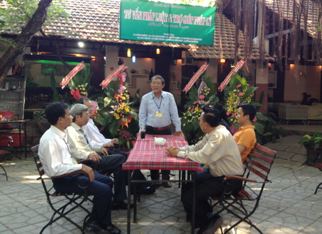 Điểm tư vấn tại Hội quán Cội nguồn