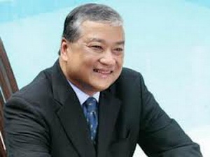 Ứng cử viên Sukhumbhand Paribatra của đảng Dân chủ Thái Lan gần như đã tái đắc cử chức Thị trưởng Bangkok
