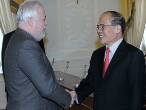 NA chairman Nguyen Sinh Hung and St Petersburg's acting governor Igor Divinsky 