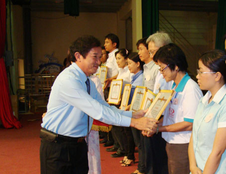 Các tập thể nhận bằng khen của UBND tỉnh