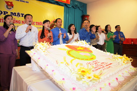 Giao lưu tại buổi họp mặt