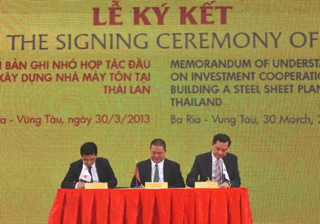 Ủy quyền sử dụng thương hiệu tôn Hoa Sen tại Thái Lan