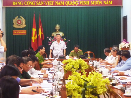 Chủ tịch UBND tỉnh Đinh Quốc Thái phát biểu tại hội nghị.