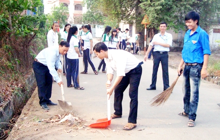 Ra quân làm công tác dân vận tại xã Quảng Tiến (huyện Trảng Bom).