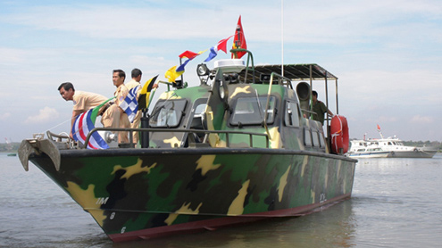 Dong Nai Police receives anti-terror boat