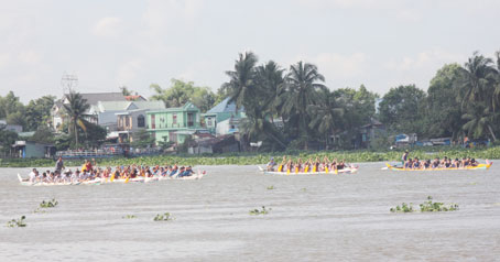 Giải đua thuyền truyền thống tỉnh Bình Dương mở rộng năm 2013