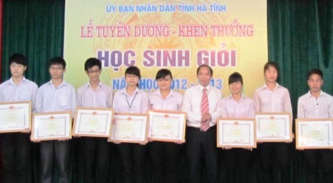 Thousands of gifted students win prizes in national contest