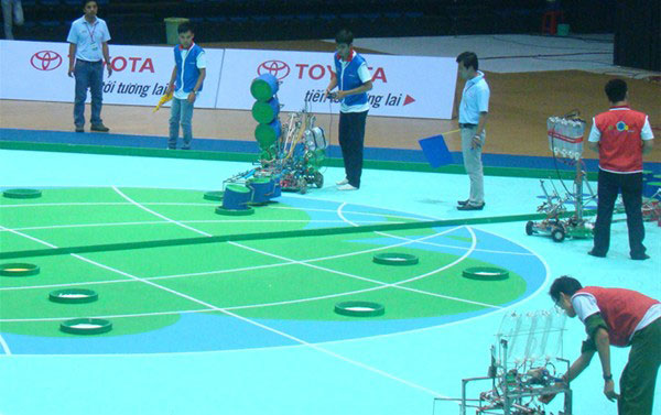 Cuộc thi sáng tạo robot Việt Nam 2013: 4/6 đội robot Trường đại học Lạc Hồng đi tiếp