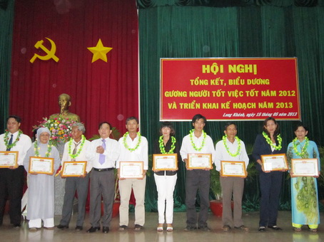 TX.Long Khánh: Biểu dương 98 gương “Người tốt việc tốt”