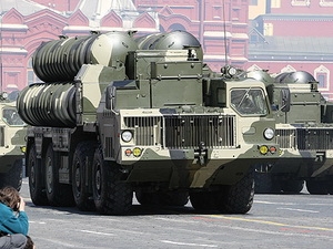 Tên lửa đất đối không S-300. 