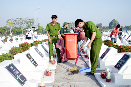 Liên hoan thanh niên tiên tiến làm theo lời Bác lần III: Khơi nguồn sức trẻ