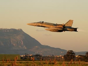 Phi cơ chiến đấu CF-18 của Canada. 