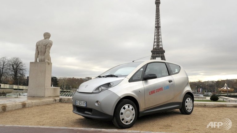 French electric car share program sets sights on Indy