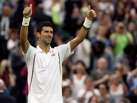 Djokovic thẳng tiến vào vòng 3