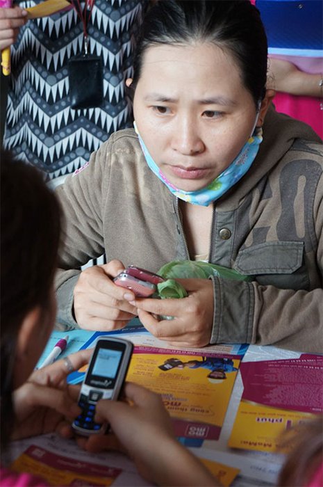 VinaPhone, Viettel launch mobile money transfer