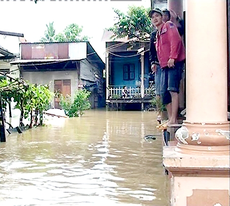 Nhiều nhà dân ngập sâu hơn 01 mét.