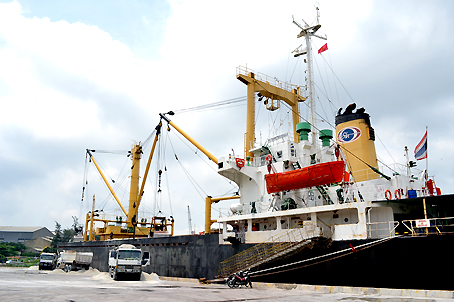 Go Dau Port handles over 5.5 million tonnes of cargo