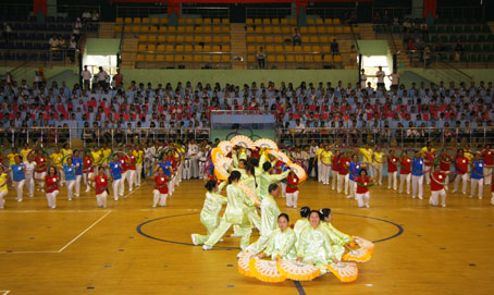 Phần biểu diễn của CLB thể dục dưỡng sinh thành phố Biên Hòa