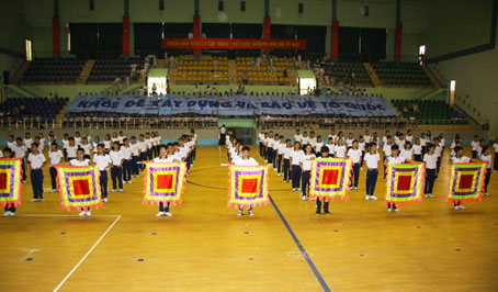 Phần biểu diễn của các học sinh trường THPT Trấn Biên