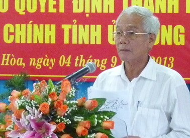 Đồng chí Lê Hồng Phương công bố Quyết định thành lập Ban Nội chính Tỉnh ủy.