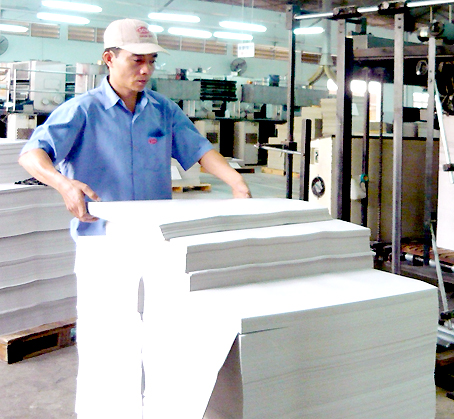 Sản xuất bao bì ở Công ty Sovi.