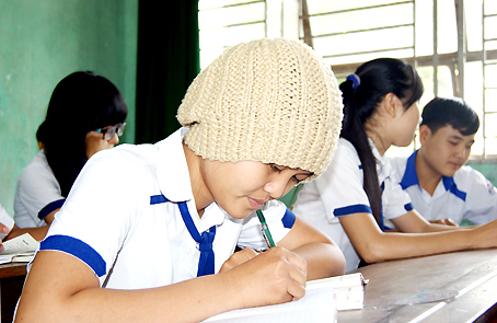 Cô học trò mắc bệnh u não