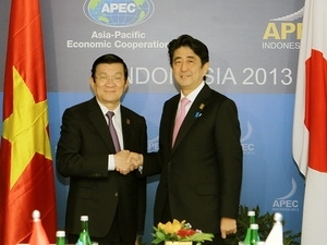 President Truong Tan Sang meets Japanese Prime Minister Shinzo Abe 