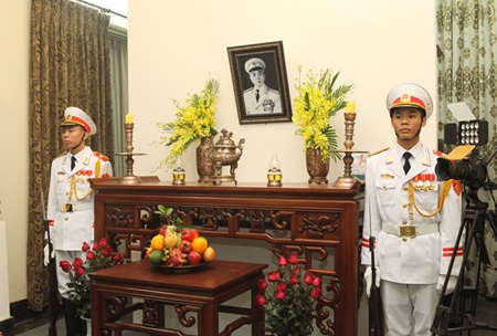 Many heads of state and government, and leaders of foreign political parties have sent condolences to Viet Nam over the death of General Vo Nguyen Giap on Friday.