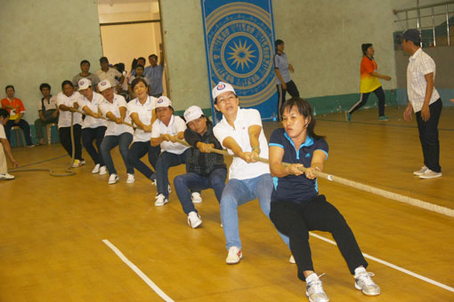 Đội nữ TX. Long Khánh vô địch kéo co nữ