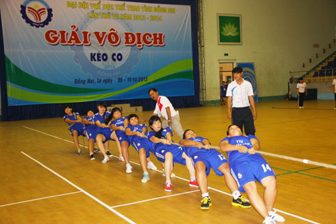 Giải kéo co đại hội TDTT tỉnh: Đội nam Định Quán và đội nữ Long Khánh vô địch