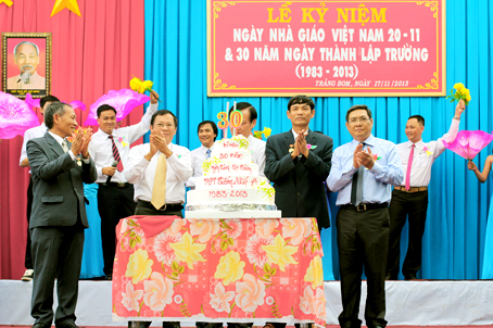 Trường THPT Thống Nhất A kỷ niệm 30 năm thành lập