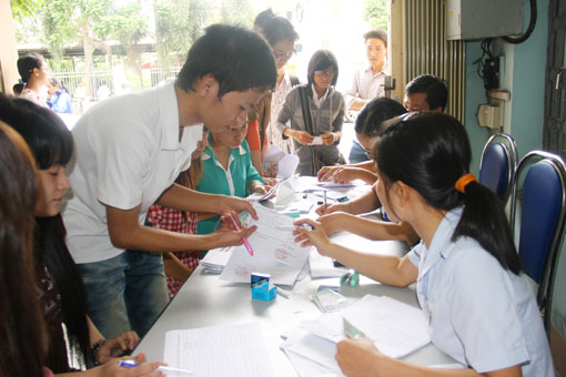 Hỗ trợ chi phí học tập cho sinh viên dân tộc thiểu số